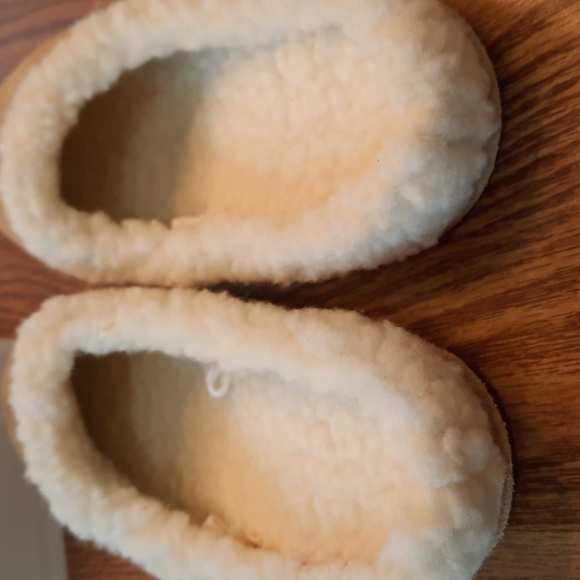 Northwest Territory slip-ons slippers - Picture 3 of 5